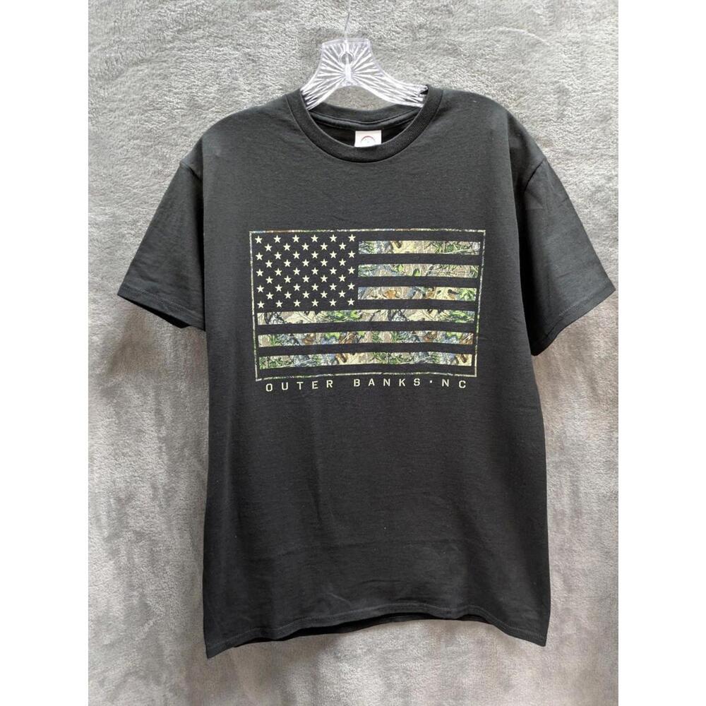 Outer Banks Tshirt Unisex‎ Medium USA Flag Camouflage Destination